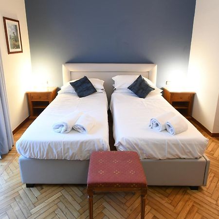Hotel Cavour Рапало Екстериор снимка