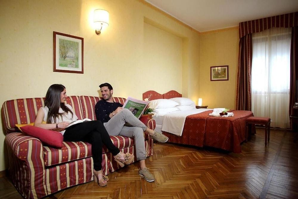 Hotel Cavour Рапало Екстериор снимка