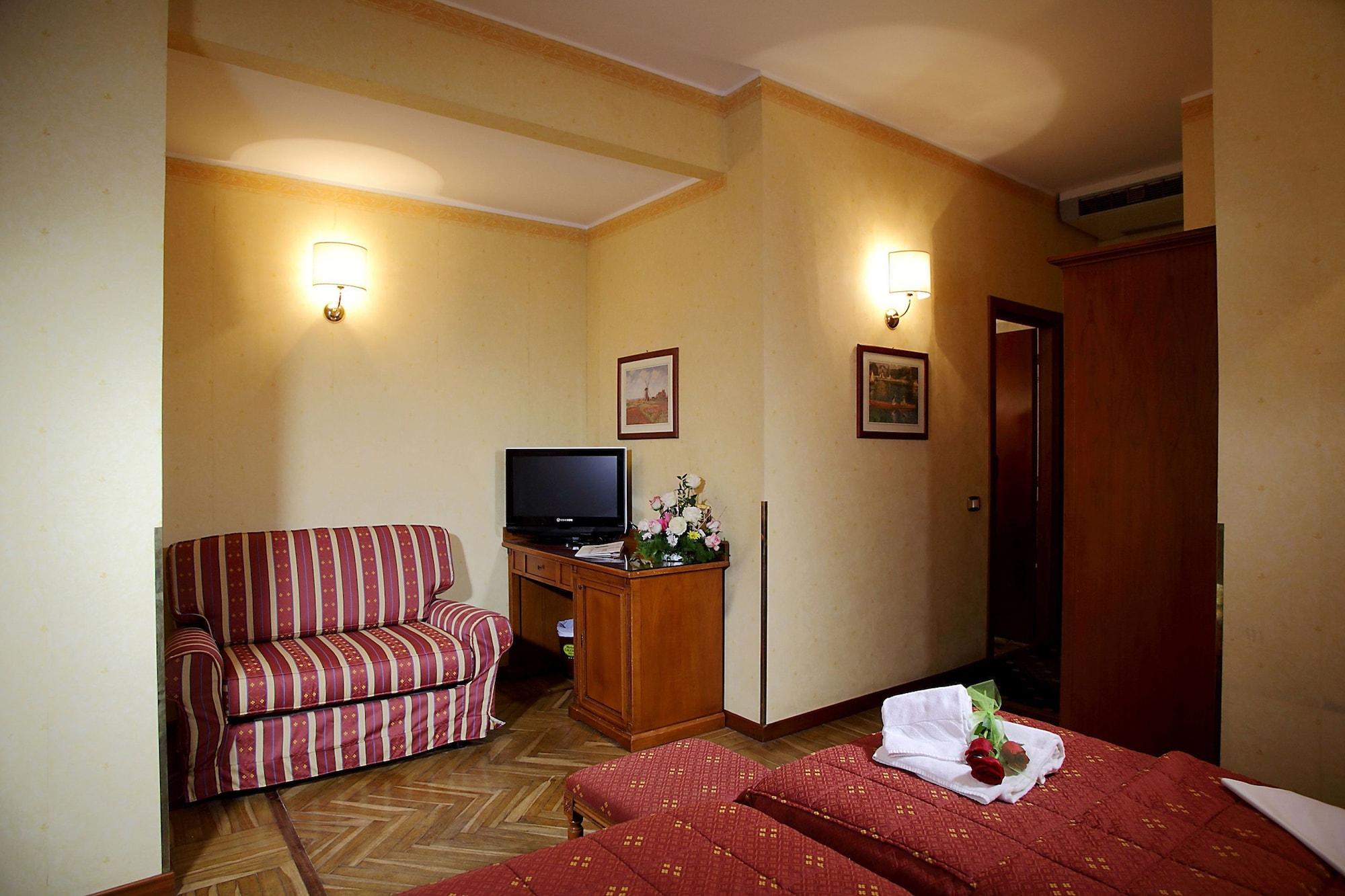 Hotel Cavour Рапало Екстериор снимка