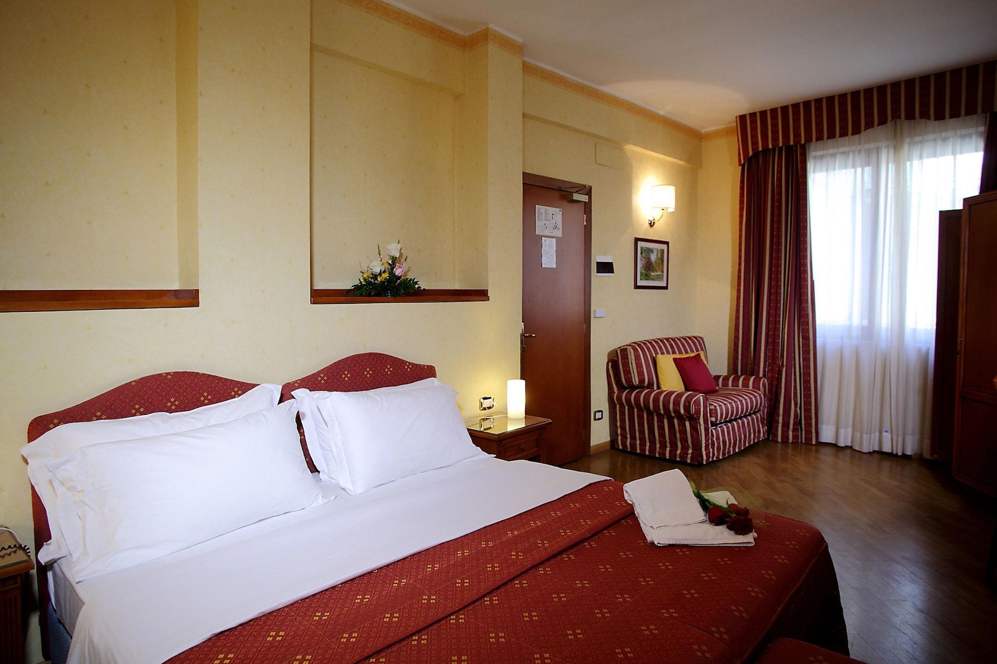 Hotel Cavour Рапало Екстериор снимка