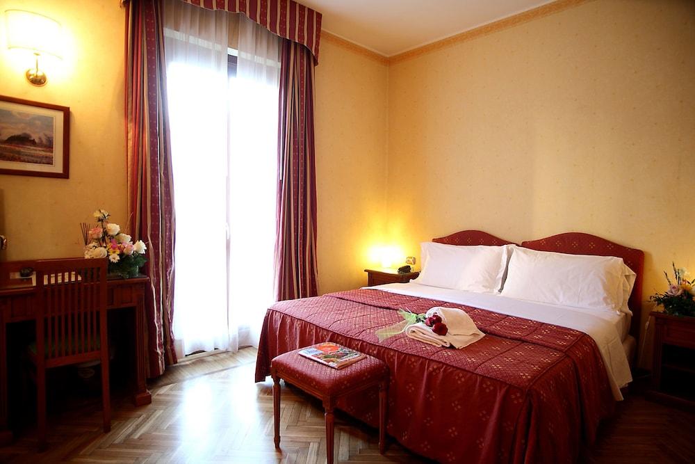 Hotel Cavour Рапало Екстериор снимка