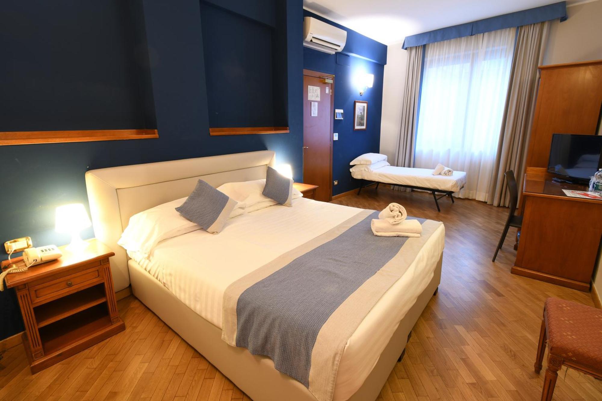 Hotel Cavour Рапало Екстериор снимка
