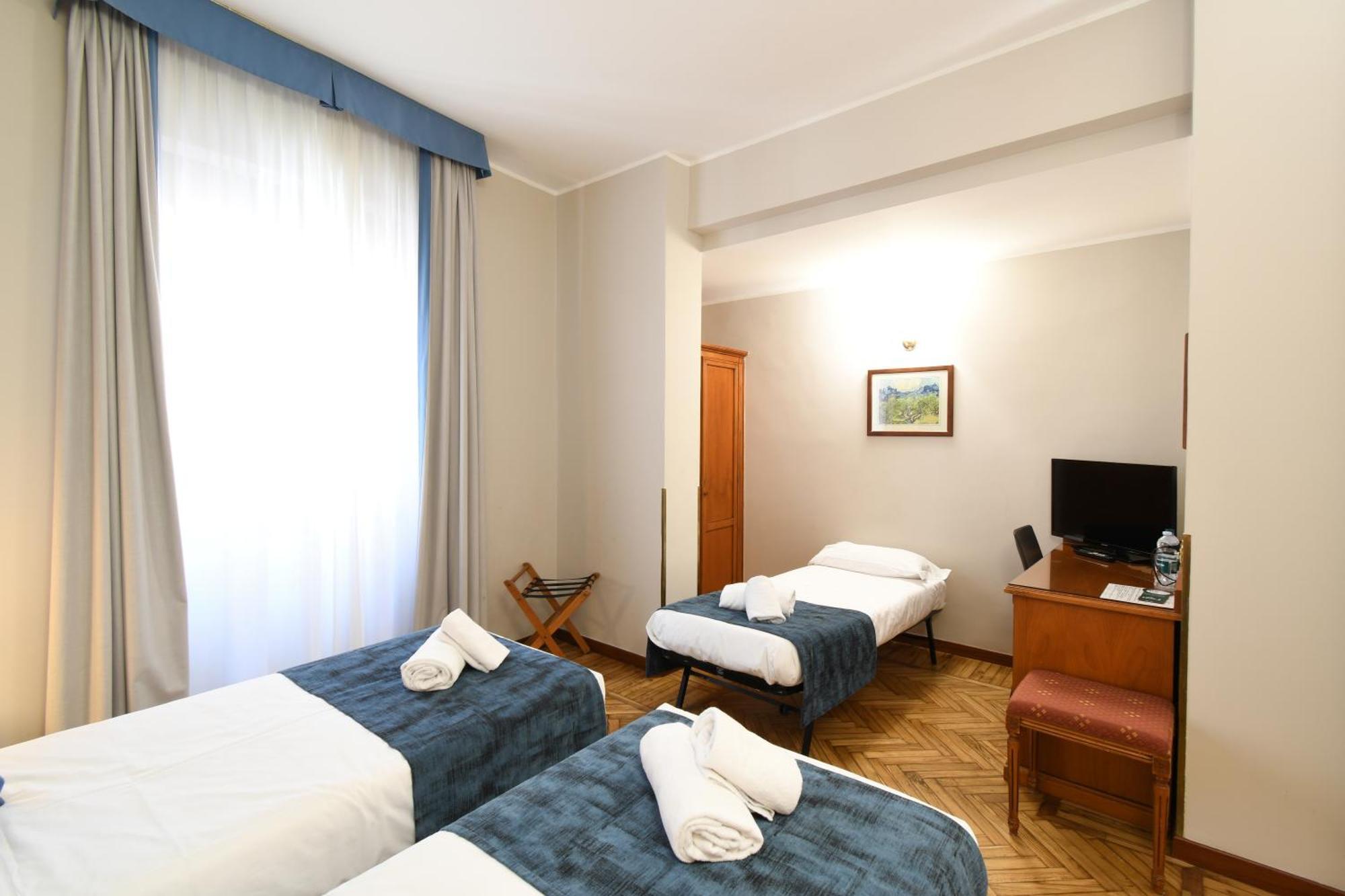 Hotel Cavour Рапало Екстериор снимка