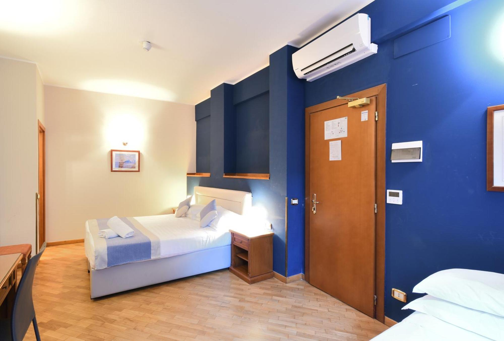 Hotel Cavour Рапало Екстериор снимка