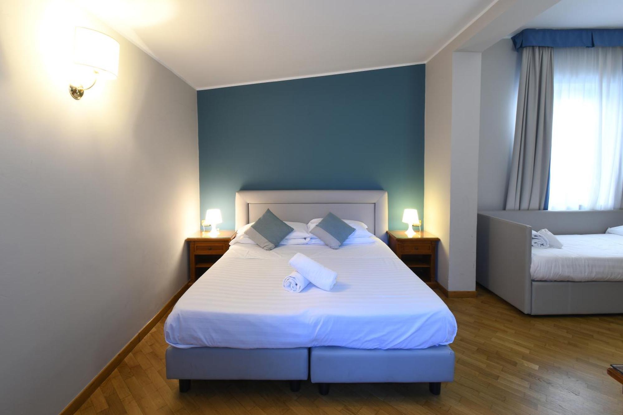 Hotel Cavour Рапало Екстериор снимка