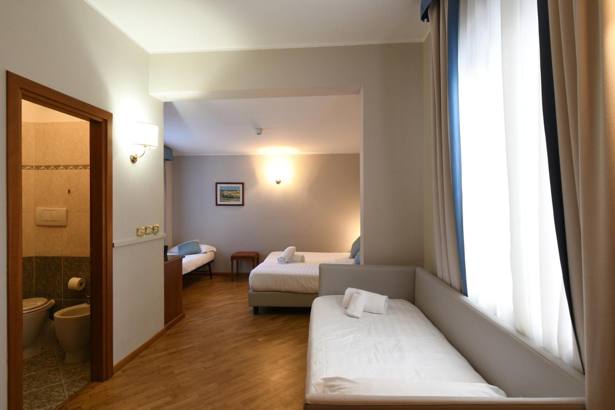 Hotel Cavour Рапало Екстериор снимка