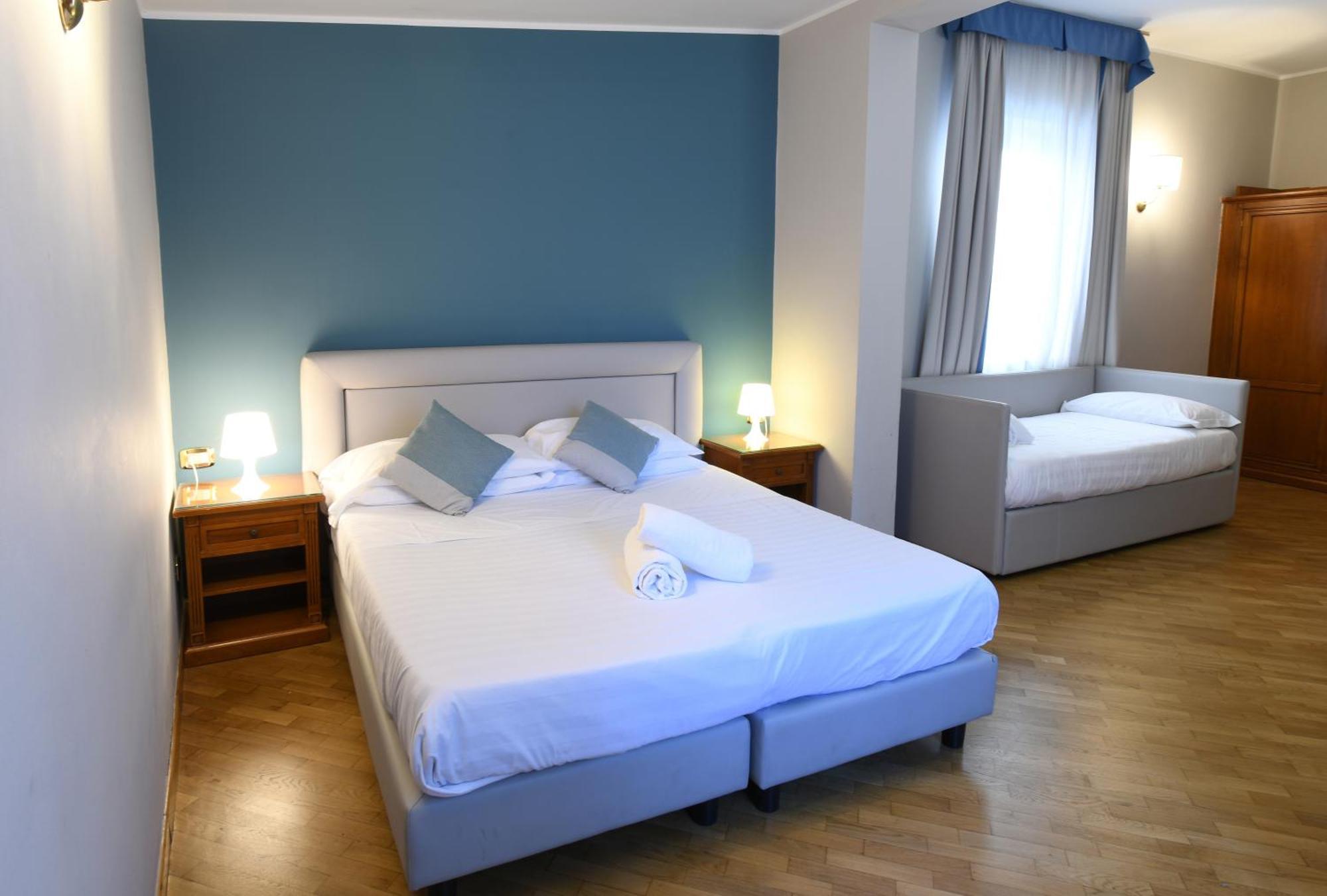 Hotel Cavour Рапало Екстериор снимка