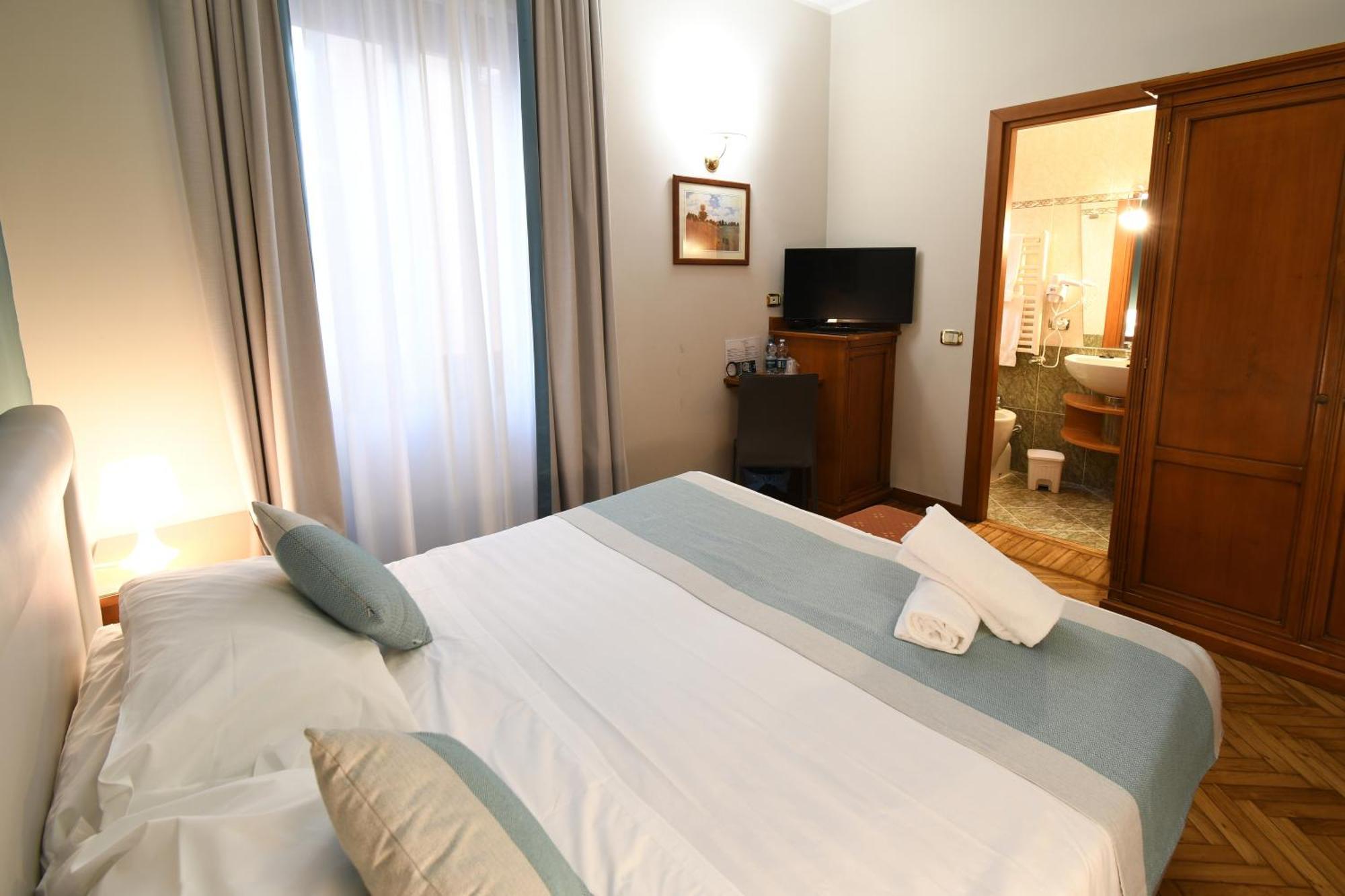 Hotel Cavour Рапало Екстериор снимка