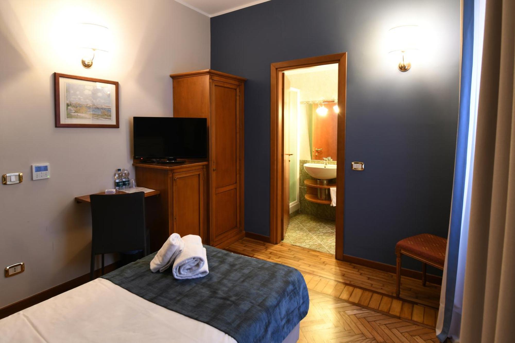 Hotel Cavour Рапало Екстериор снимка