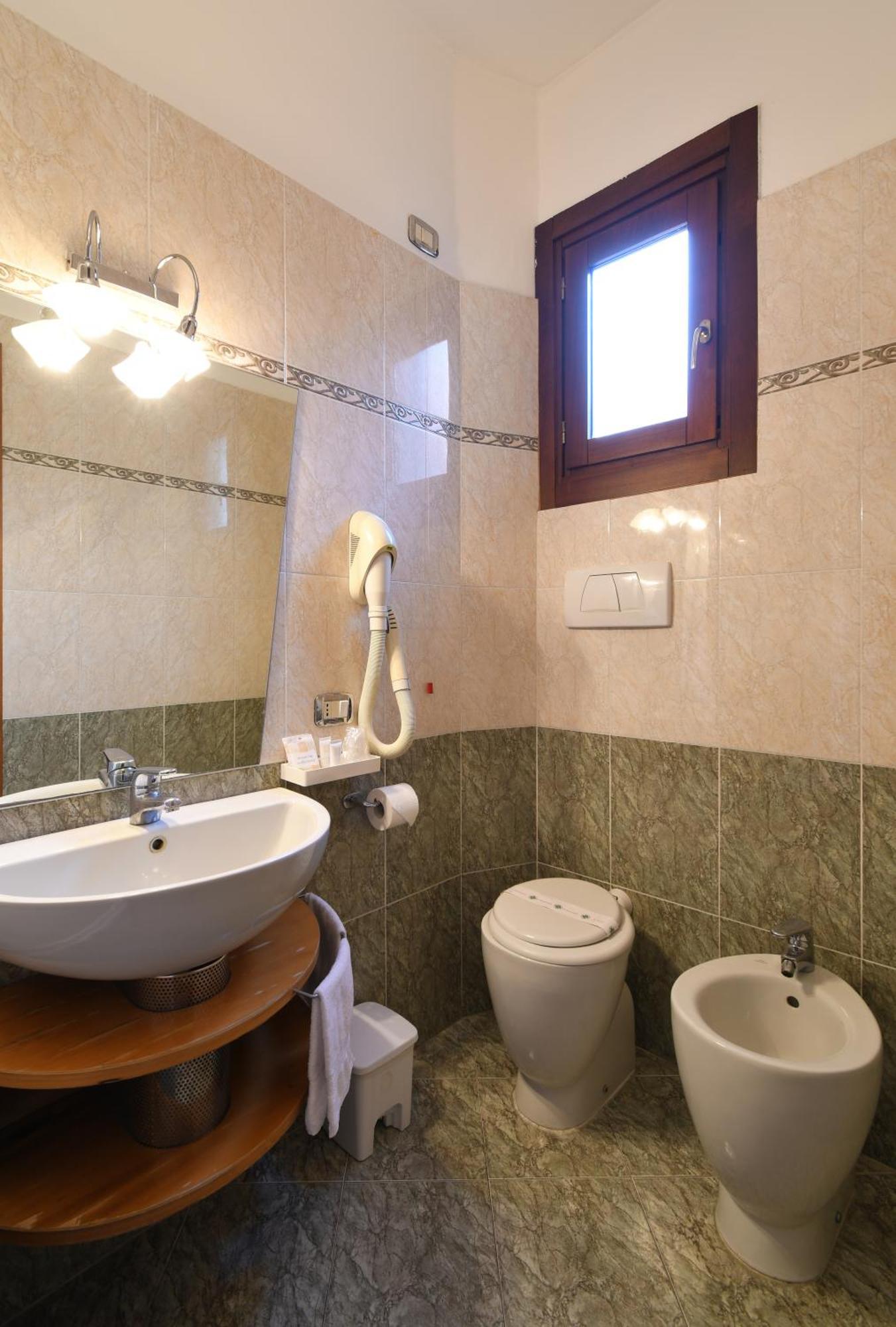 Hotel Cavour Рапало Екстериор снимка