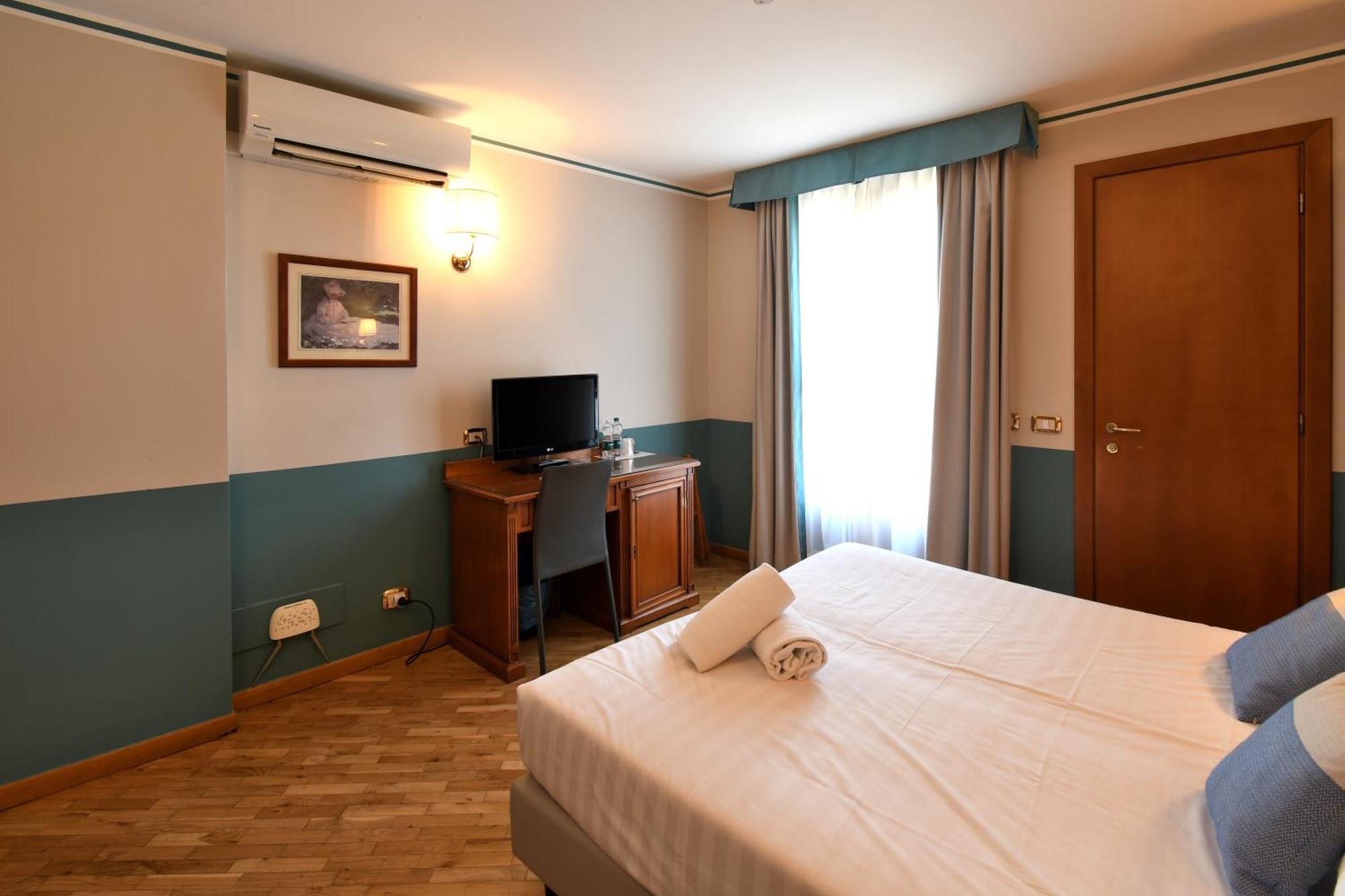Hotel Cavour Рапало Екстериор снимка