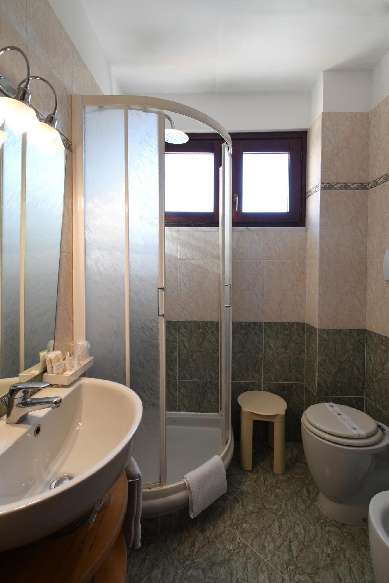 Hotel Cavour Рапало Екстериор снимка