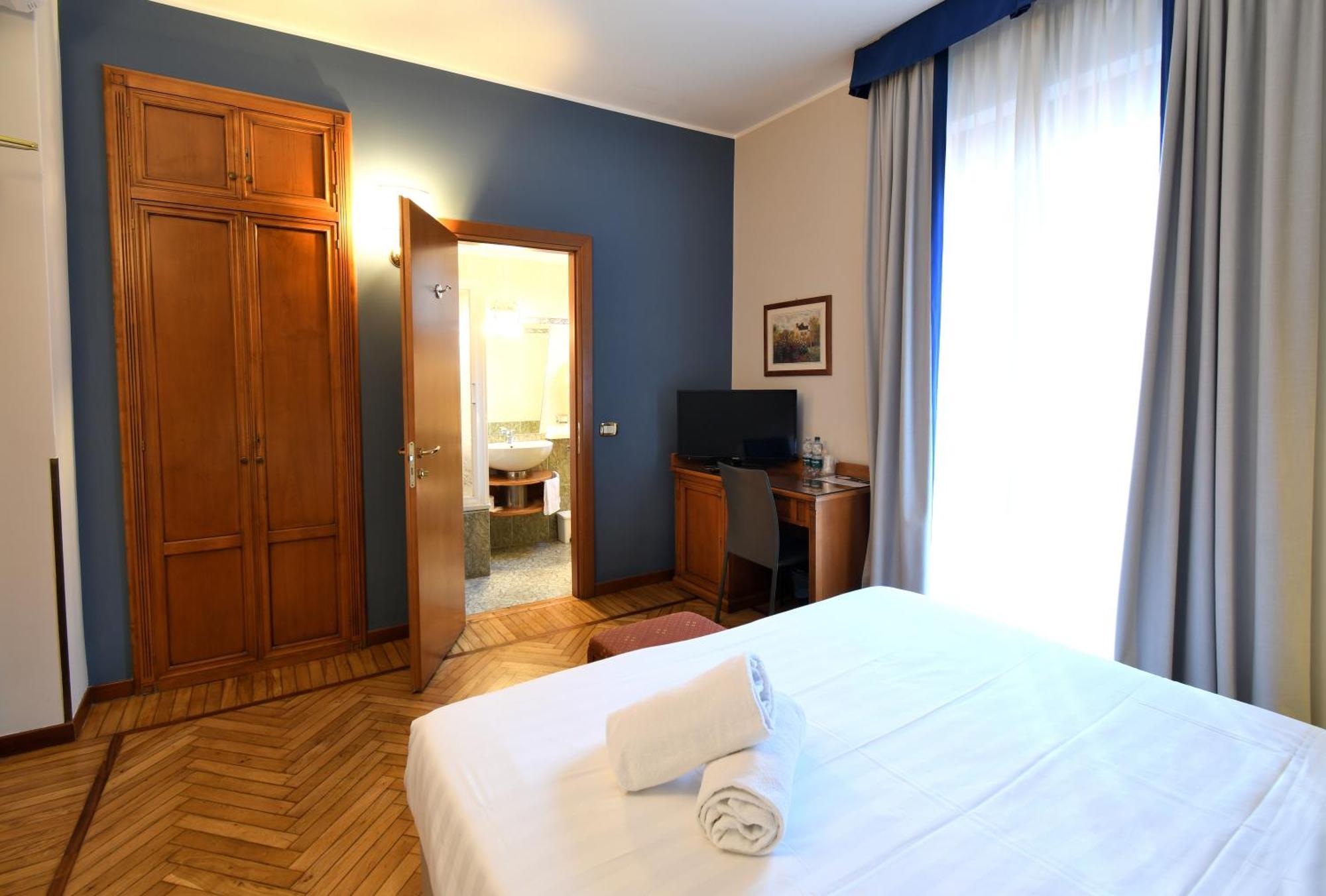Hotel Cavour Рапало Екстериор снимка
