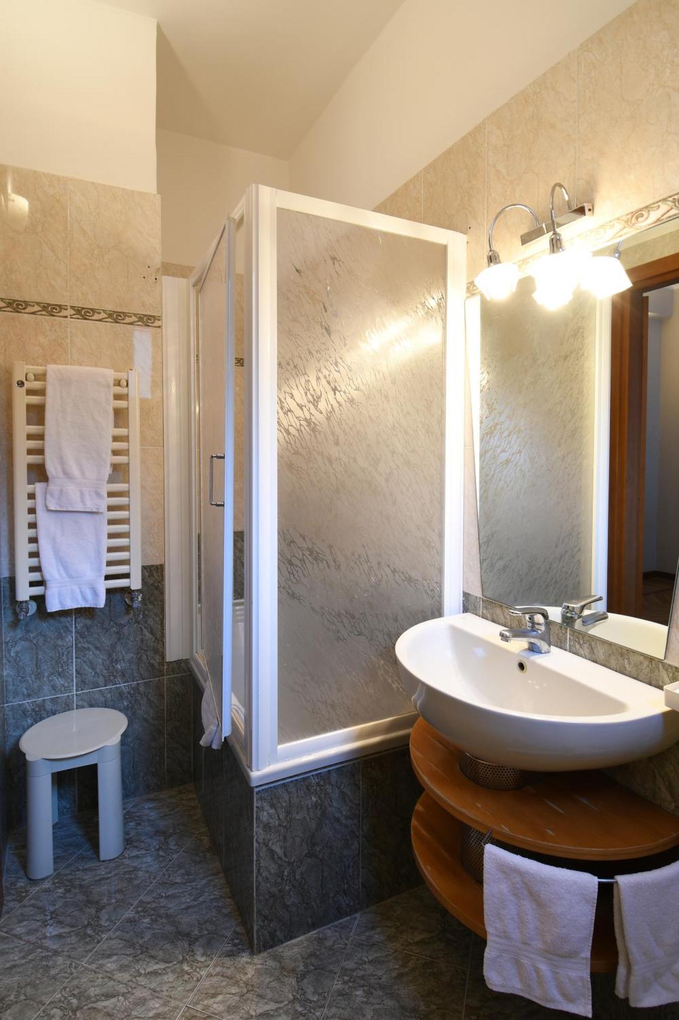 Hotel Cavour Рапало Екстериор снимка