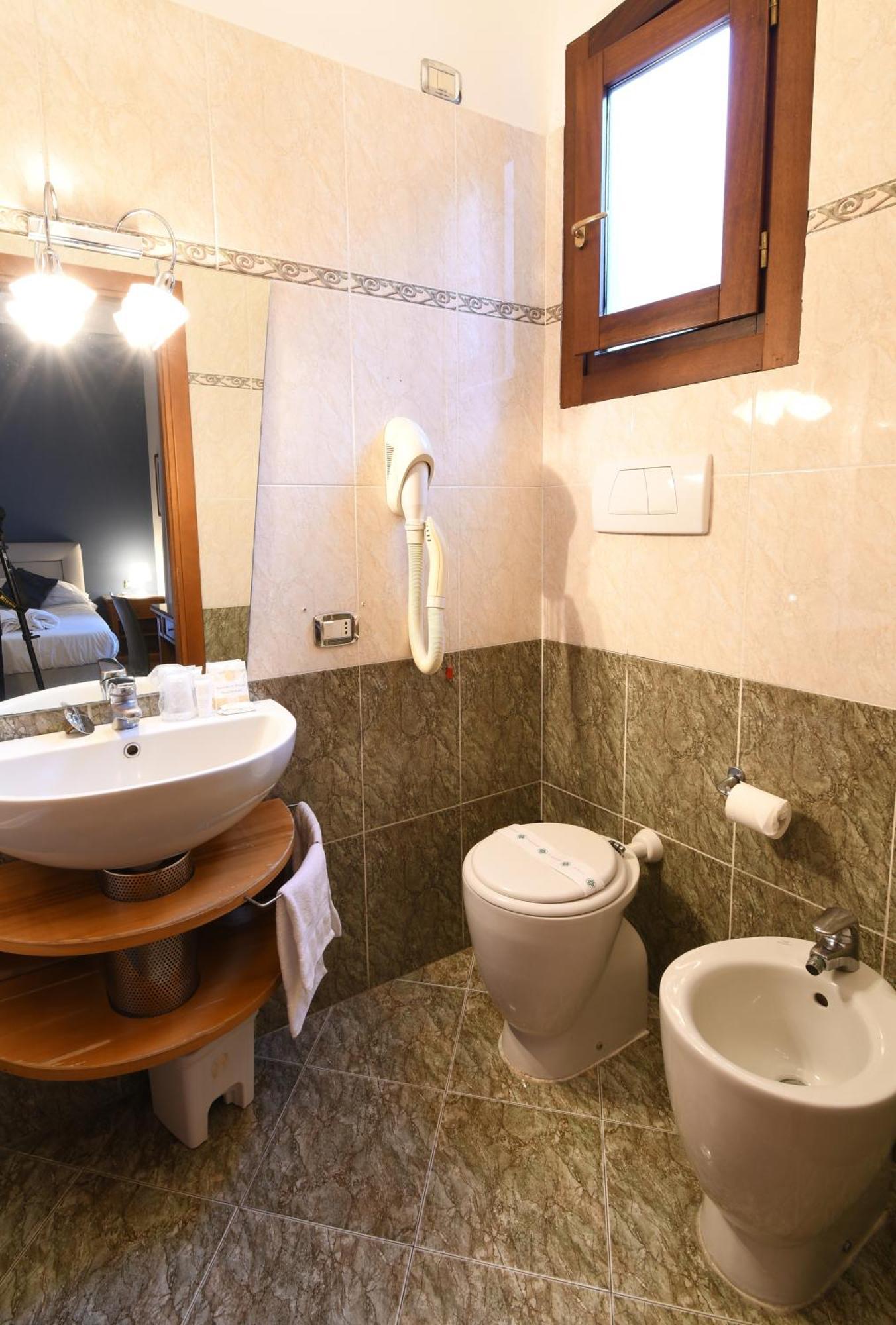 Hotel Cavour Рапало Екстериор снимка