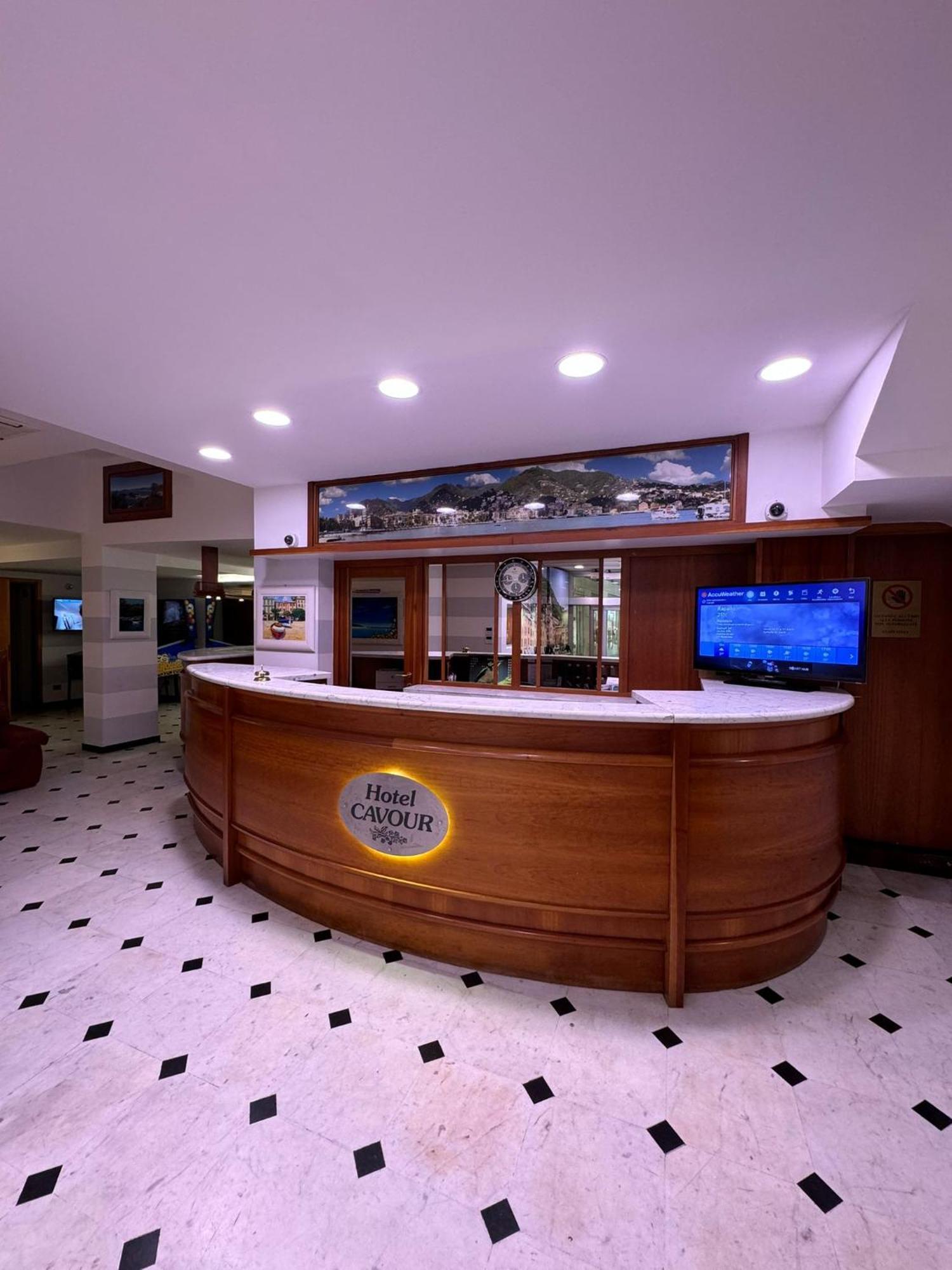 Hotel Cavour Рапало Екстериор снимка