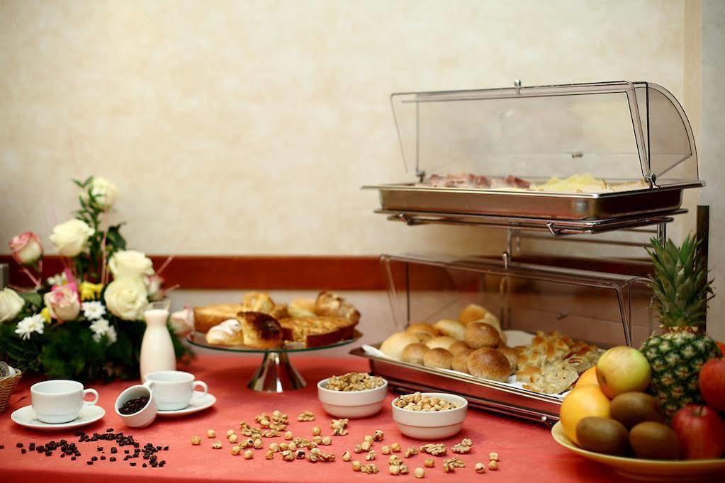 Hotel Cavour Рапало Екстериор снимка