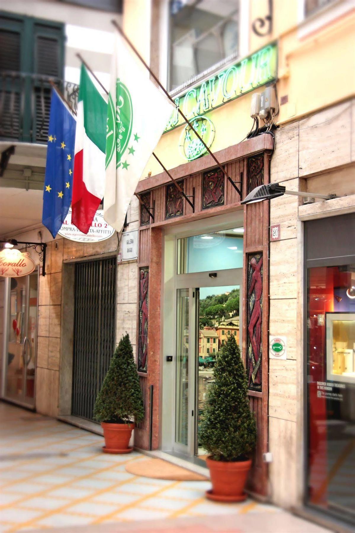 Hotel Cavour Рапало Екстериор снимка